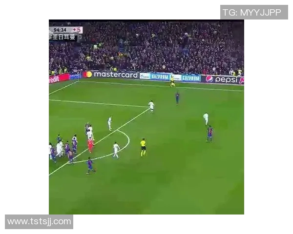 花式触球技巧与魅力并存的足球明星们的精彩瞬间解析